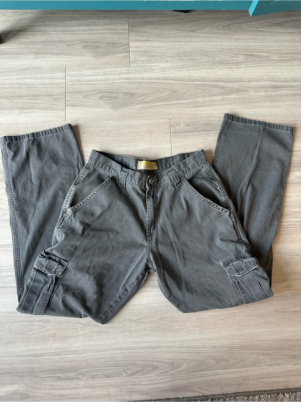Wrangler Men's Casual Cargo Pants in Charcoal Gray Size 32